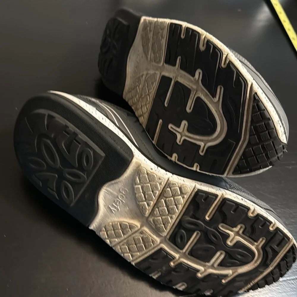 GDefy Gray‎ Athletic Shoes